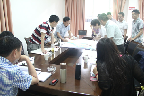 與崇禮政府就崇禮新城2014年土地出讓計(jì)劃展開(kāi)討論(圖1) 與崇禮政府就崇禮新城2014年土地出讓計(jì)劃展開(kāi)討論(圖1)