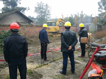 東坡區(qū)松江鎮(zhèn)農(nóng)貿市場開工(圖2) 東坡區(qū)松江鎮(zhèn)農(nóng)貿市場開工(圖2)